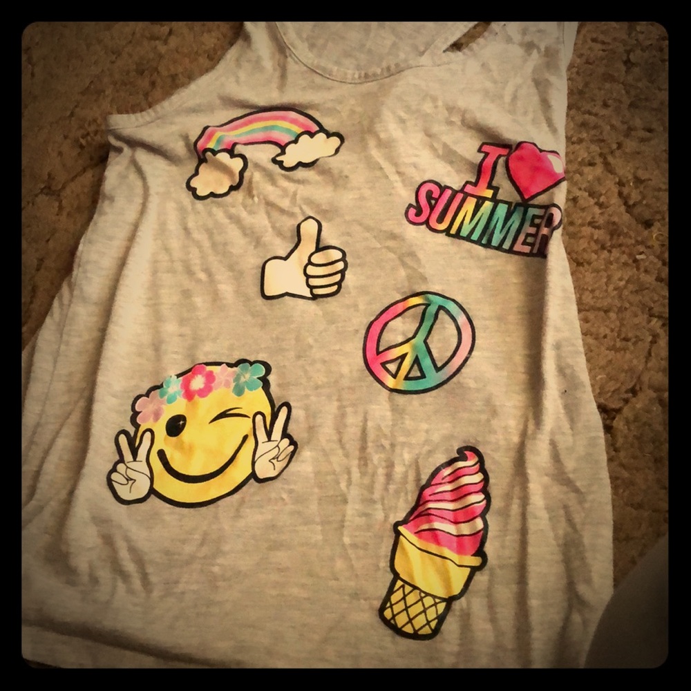 I’m selling a cute and fun shirt